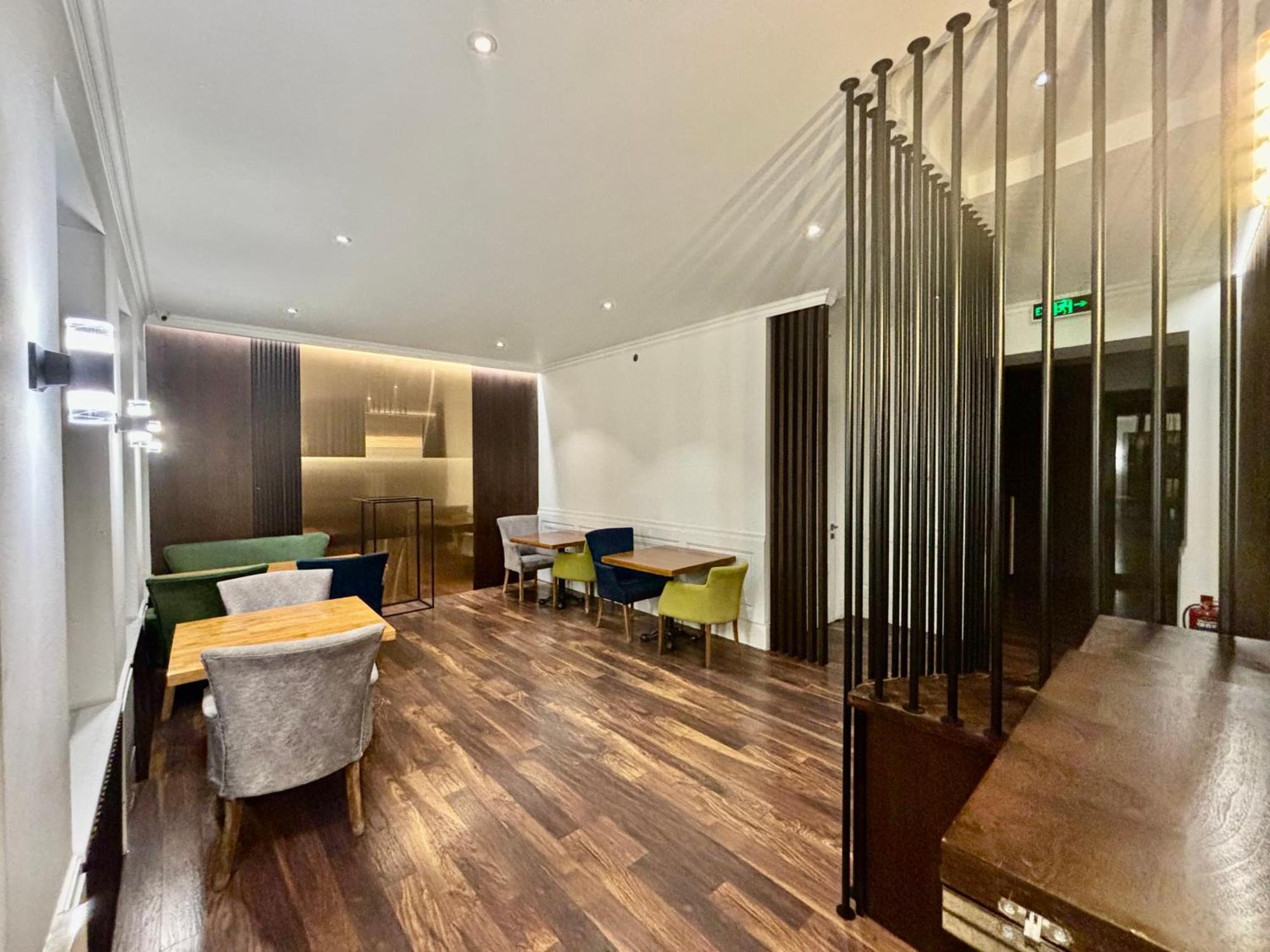 D And D Hotel تبليسي المظهر الخارجي الصورة